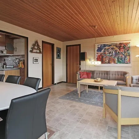 Ehmi - 500m From The Sea By Interhome